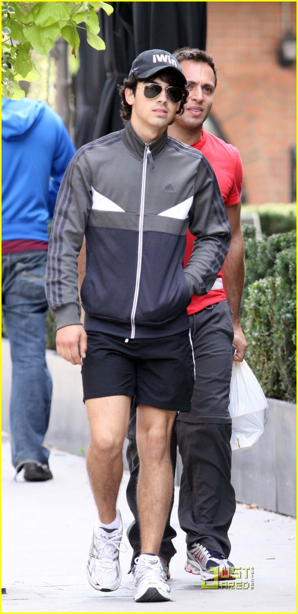 joe-jonas-camp-rock-cooker-03.jpg