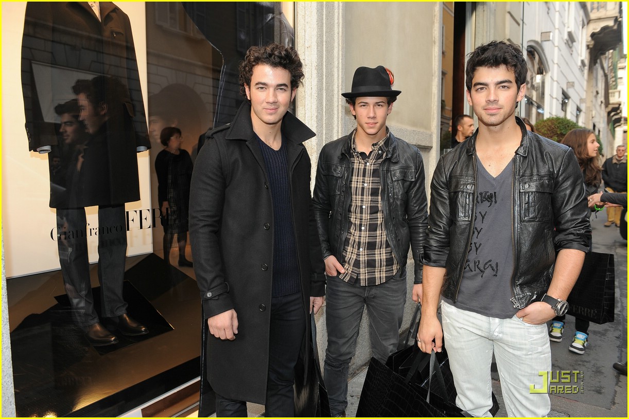 jonas-brothers-gianfranco-ferre-12.jpg