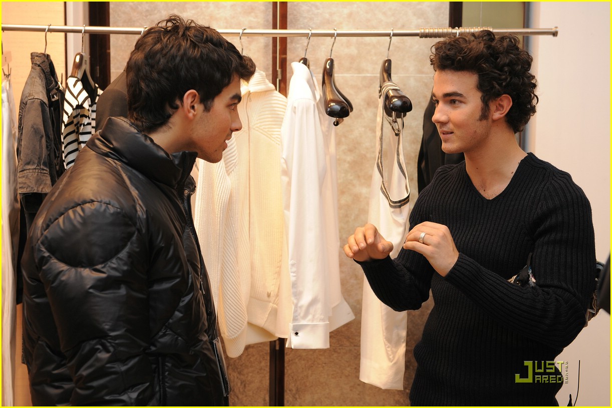 jonas-brothers-gianfranco-ferre-10.jpg