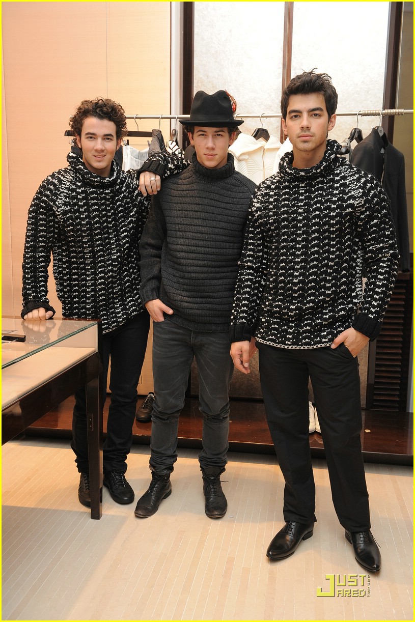 jonas-brothers-gianfranco-ferre-09.jpg