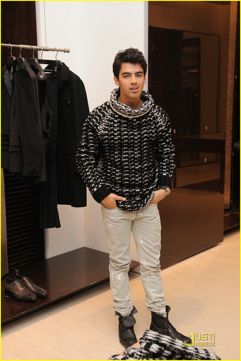 jonas-brothers-gianfranco-ferre-01.jpg