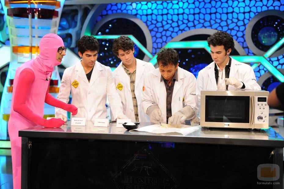 14297_jonas-brothers.jpg