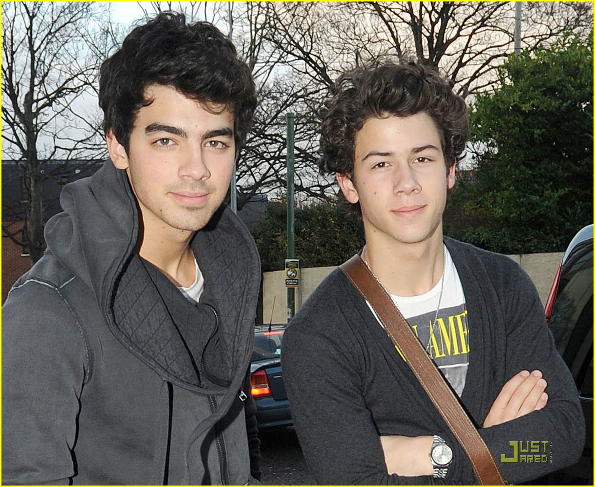 joe-nick-jonas-dublin-03.jpg
